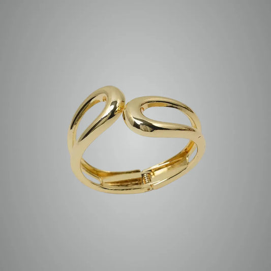 Fluid Loop Sculpt Bracelet 18K Gold Plated Anti Tarnish