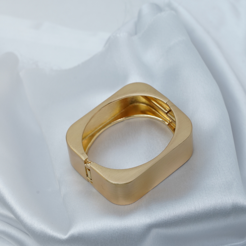 Matte Gold Square Bracelet Anti Tarnish