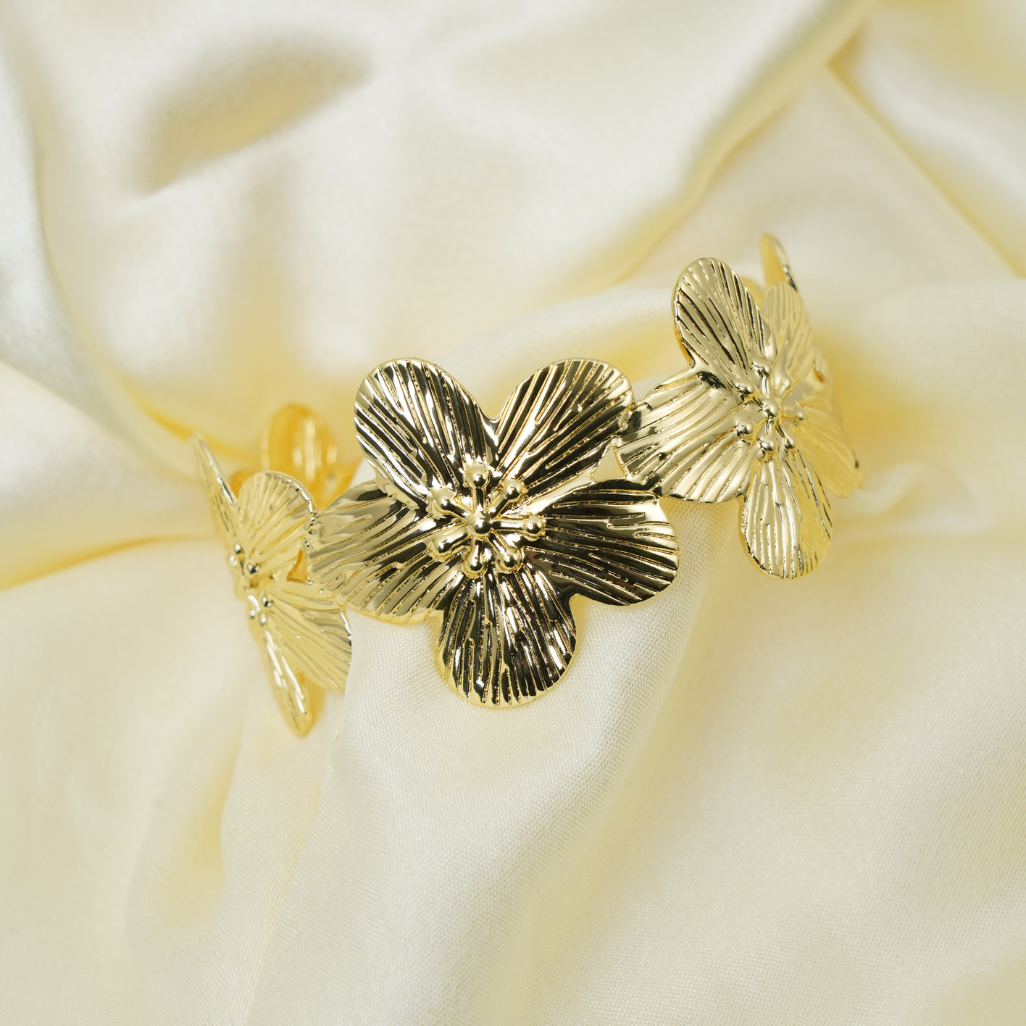 Floral Crest Bracelet 18K Gold Plated Anti Tarnish
