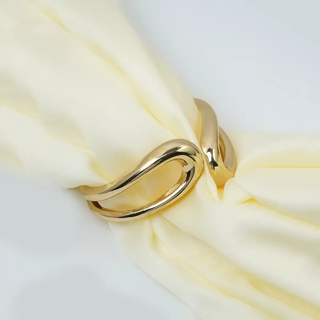 Fluid Loop Sculpt Bracelet 18K Gold Plated Anti Tarnish