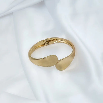 Liquid Curve Minimal Cuff 18K Gold Plated Anti Tarnish