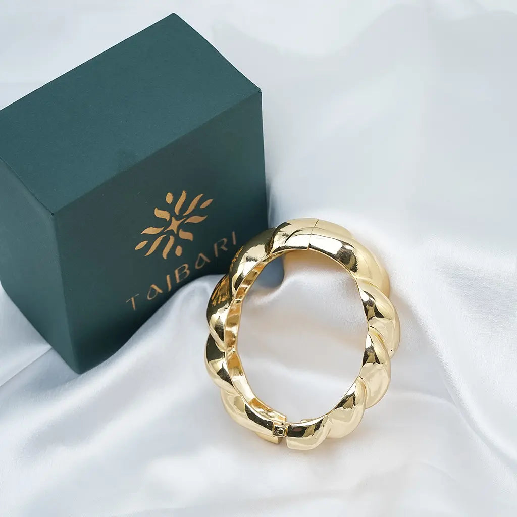 Twisted Luxe Bracelet 18K Gold Plated Anti Tarnish