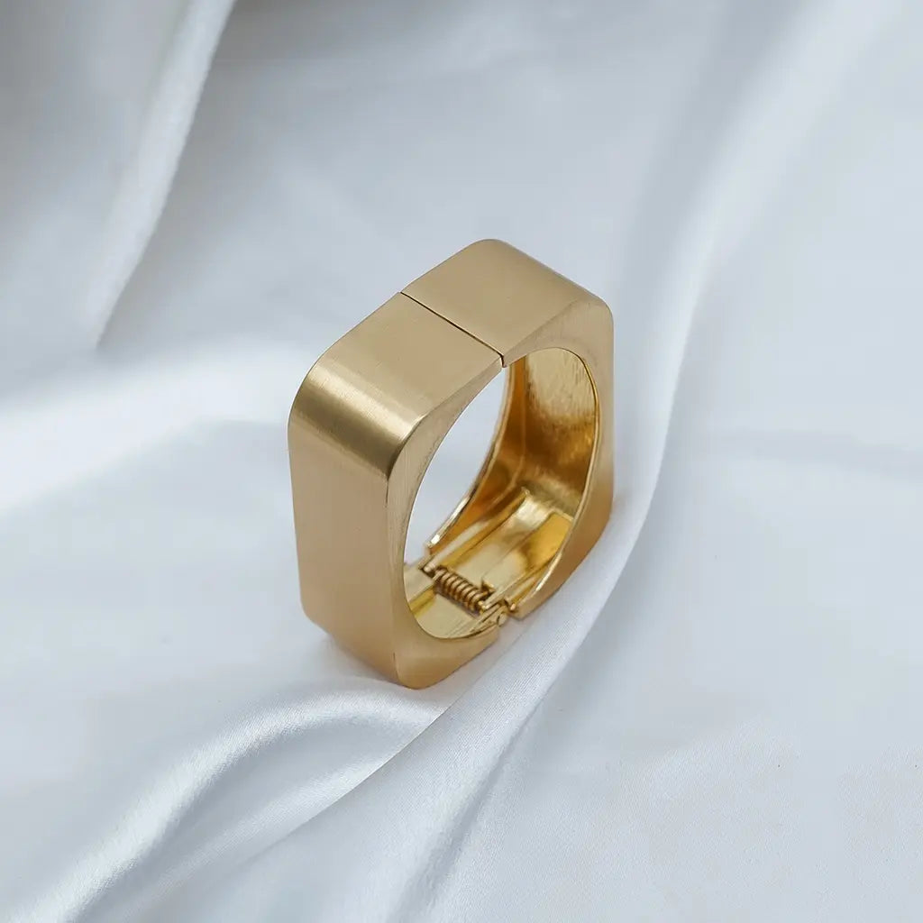 Matte Gold Square Bracelet Anti Tarnish
