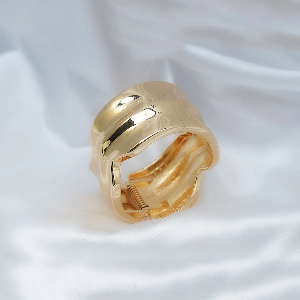 Wave Sculpt Bracelet 18K Gold Plated Anti Tarnish